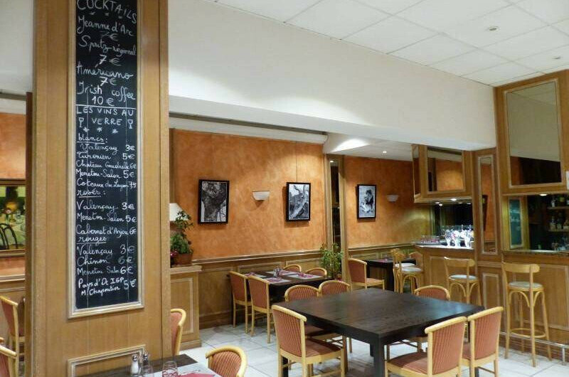 Intérieur élégant du Lion d'Or, Selles-sur-Cher